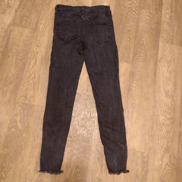 3/$15 Skinny high rise jeans - Picture 2 of 4